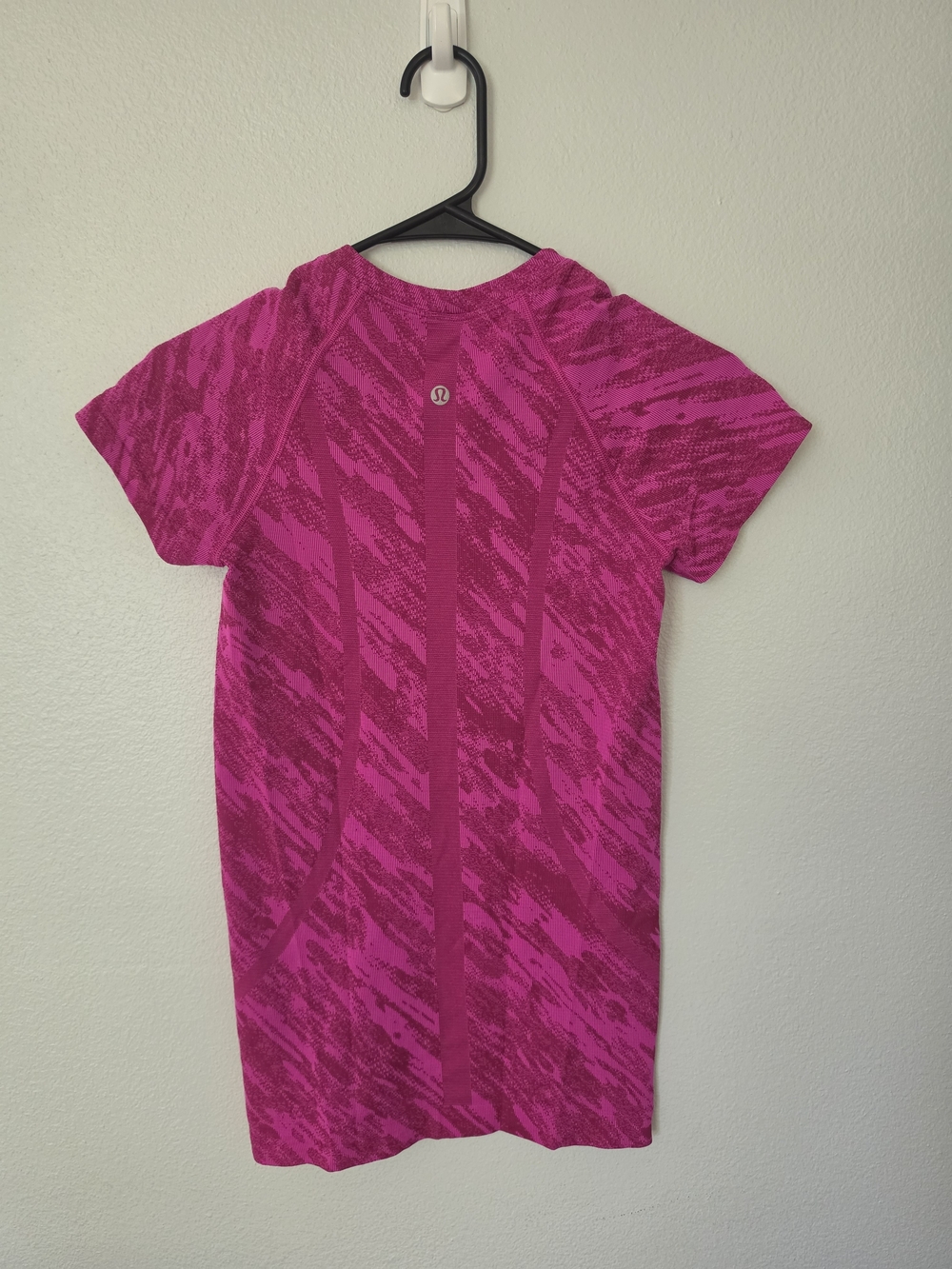 Lululemon Swiftly Tech Tee In Mesh Pow Pink And Rippened Raspberry - Picture 3 of 5
